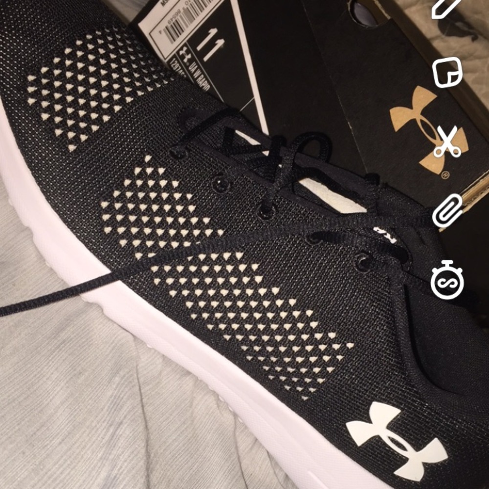 Under armor tennis shoes